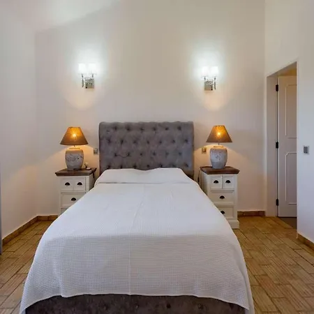 Villa Glorious Carvoeiro 4 Bedrooms Quinta Pedro 8 Tennis Court Pool Table Ping Pong Carvoeiro